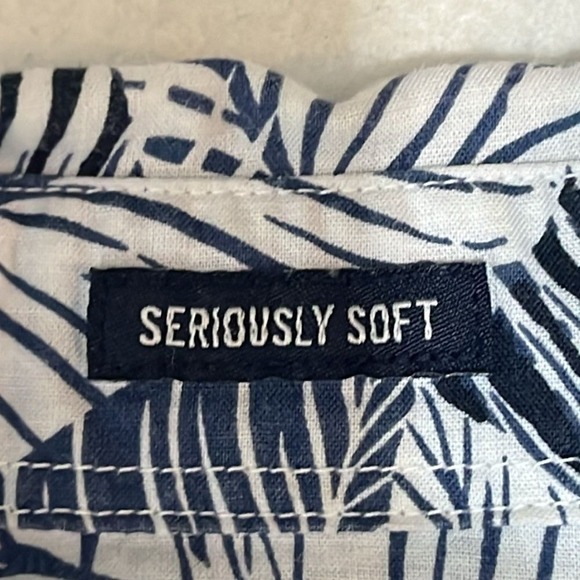 American Eagle Seriously Soft Short Sleeve Button Up Shirt Mens Size M Tropical - Picture 3 of 8